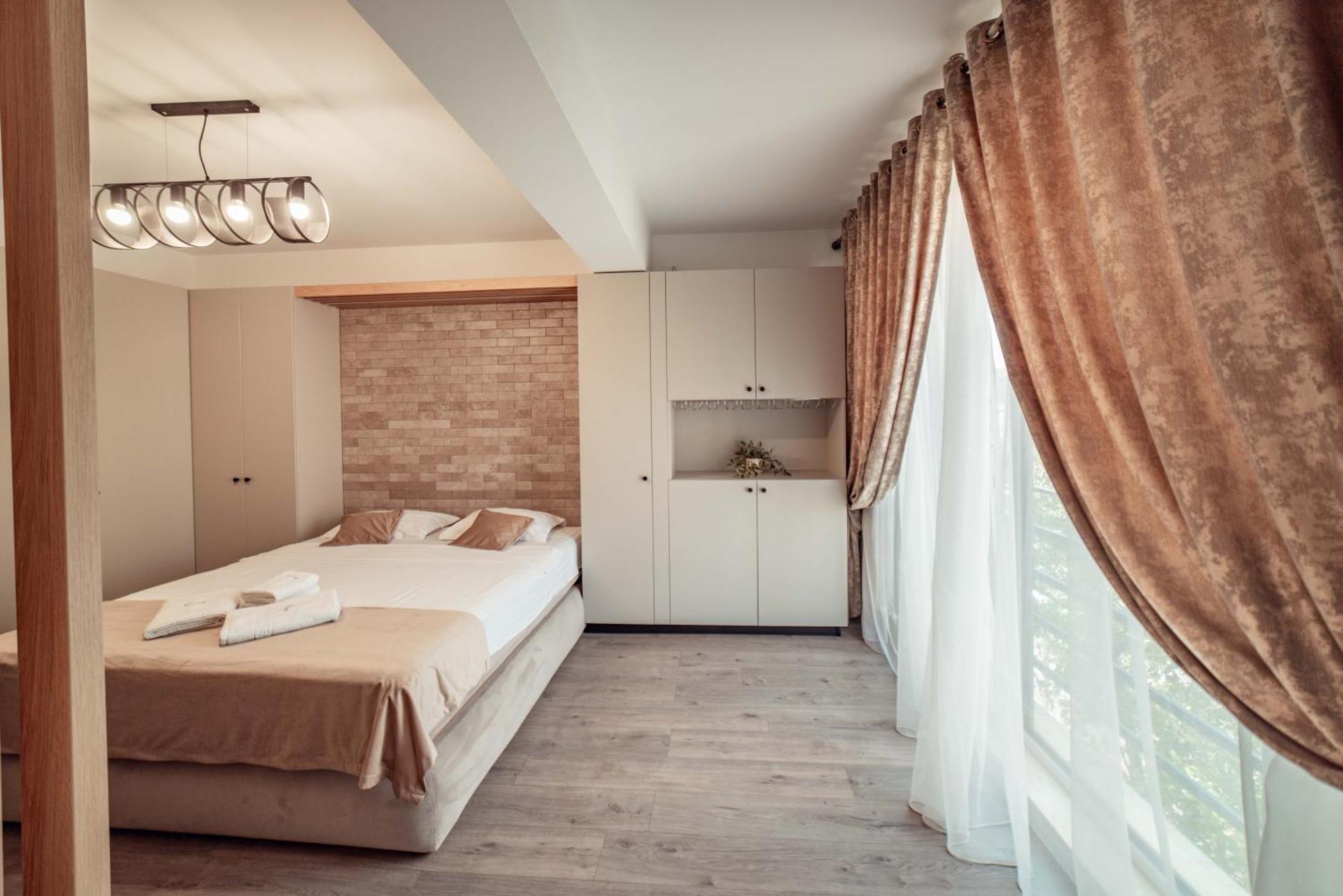 Palace Of Culture & Palas Mall Collection Suites & Studios Iasi Esterno foto