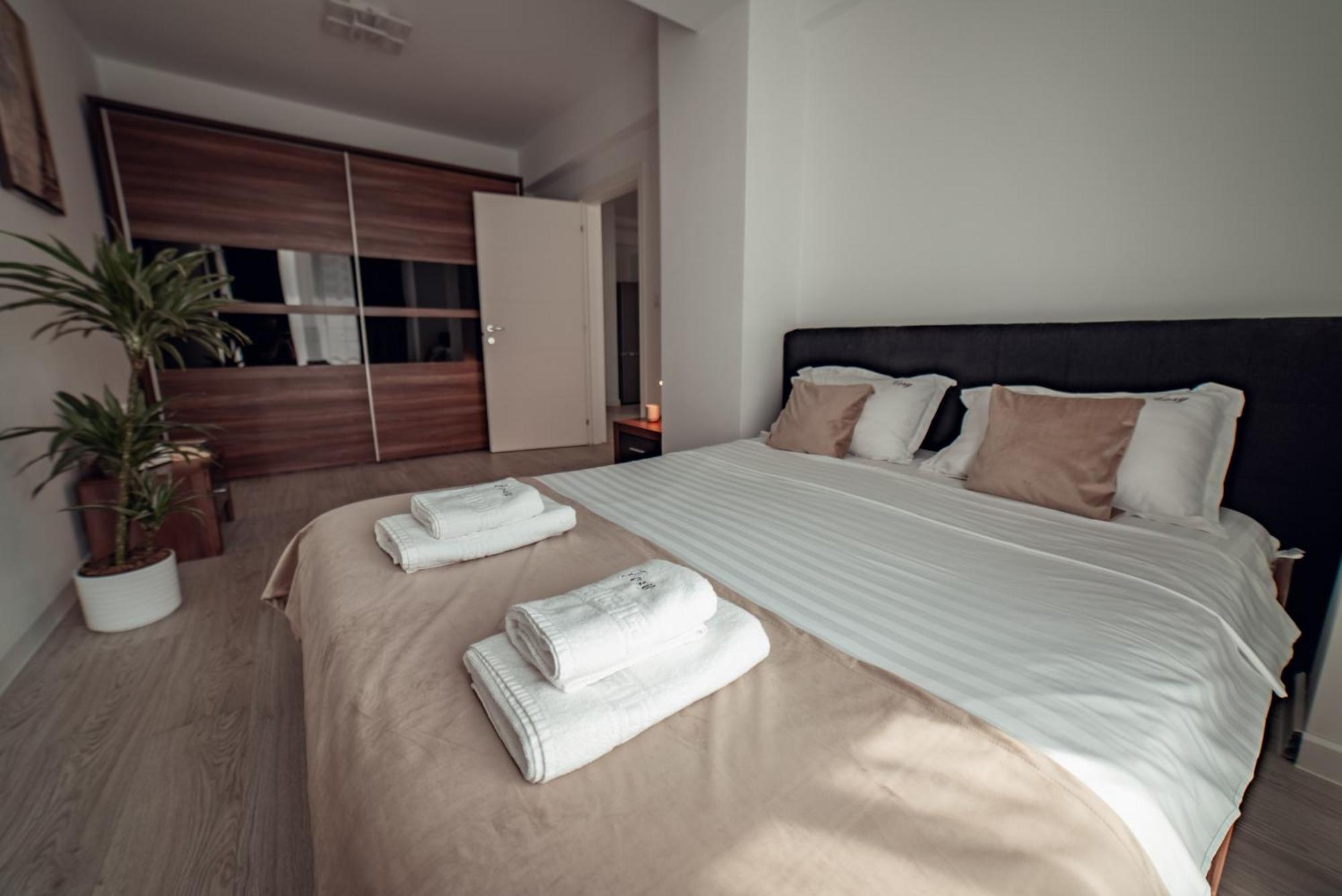 Palace Of Culture & Palas Mall Collection Suites & Studios Iasi Esterno foto